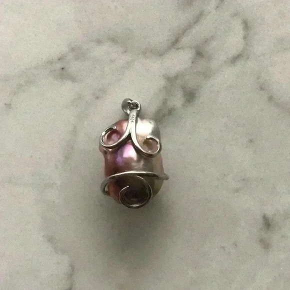 Stunning Baroque Pearl Orchid Pendant - Picture 5 of 9